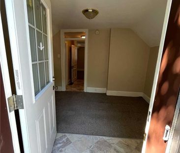 For Lease - 4287 Queen (Upper Unit ) Street, Lincoln, Ontario - Photo 5