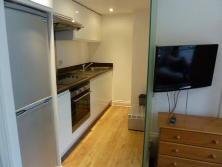 Studio to rent - Photo 3