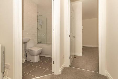 1 bedroom flat to rent - Photo 2