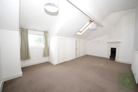 5 bedroom semi-detached house to rent - Photo 2