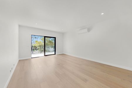 38 Bocconcini Walk, Mill Park VIC 3082 - Townhouse For Rent | Domain - Photo 2