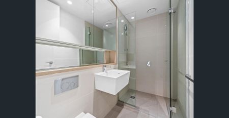 Beautiful Bright 2 Bedroom 2 Bathroom apartment! - Photo 5