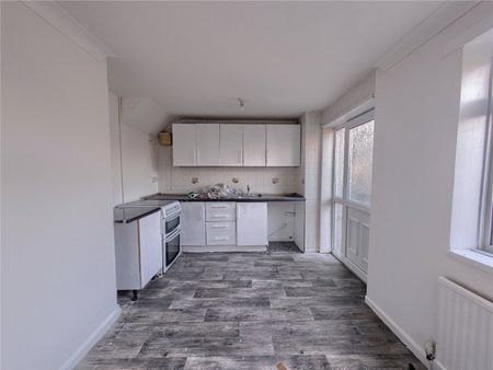 3 bed terraced house to rent in Grantham Green, Middlesbrough, TS4 - Photo 5