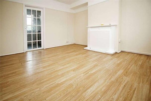 Crescent Road, Dagenham, RM10 - Photo 1