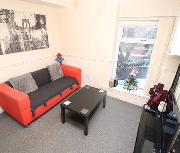 Flat For Rent 1 Stow Hill, Pontypridd - Photo 1