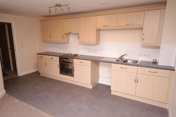 McKenzie Court, Fairmeadow, Maidstone - Photo 1