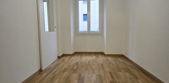 Quartier sous-gare : charmant appartement de 2.5 pièces au rez - Photo 2