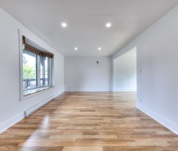 Maison à étages à louer - Laval (Chomedey) (Carrefour Saint-Martin) - Photo 2