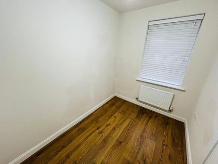 4 bedroom semi-detached house to rent - Photo 5