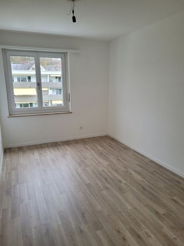 Rent a 4 rooms apartment in Fahrweid - Photo 2