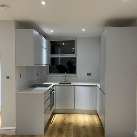 2 Bed Flat, St. Johns Road, SE20 - Photo 3