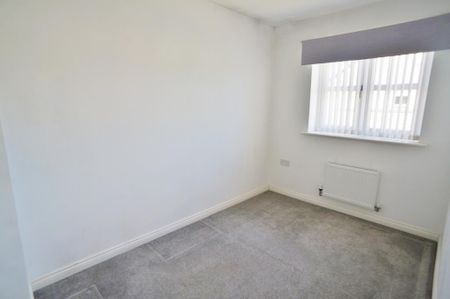 3 bedroom end of terrace house to rent - Photo 4
