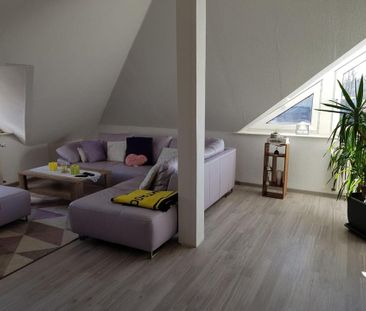 Dachgeschosswohnung ca. 85qm -Zimmer, Küche,Bad - Foto 1