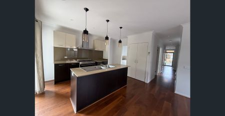 Low-Maintenance Living in the Heart of Mernda Village - Photo 4