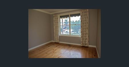 Spacious family home walking distance from Lilydale Lake! - Photo 3