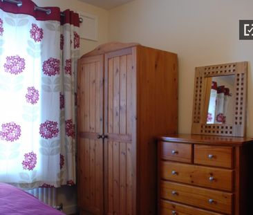 Wonderful room in shared apartment in Dun Laoghaire, Dublin - Photo 4