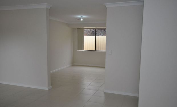 Modern 4-Bedroom Home in Quiet Cul-de-Sac - Photo 1
