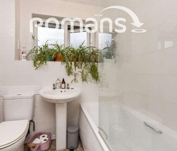 Chantry Mews, RG22 - Photo 4