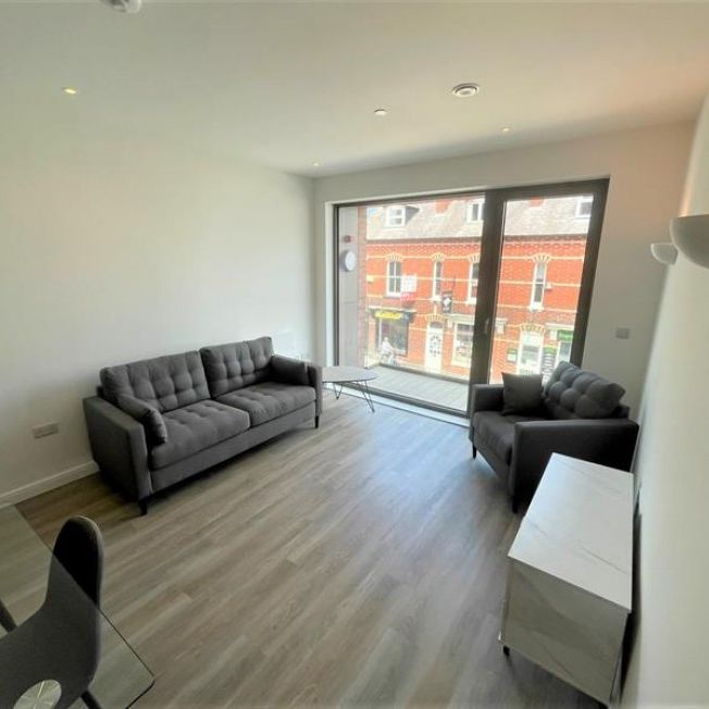 2 Bedroom Apartment To Let - Photo 1