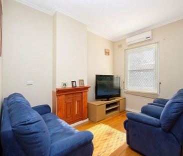 Comfortable 3 Bedroom Home with Large Yard in Elizabeth Grove - Photo 1