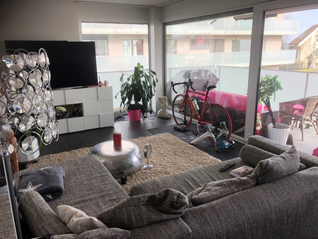 Moderne und grosszügige Wohnung im Grünen wartet auf Sie! - Photo 2