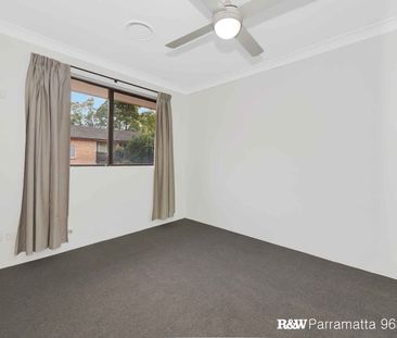 SPACIOUS & BRIGHT WITH THAT HOMELY FEEL - Photo 3