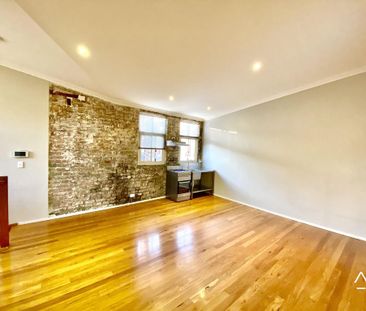Spacious Studio Apartment in the Heart of Newtown - Photo 2