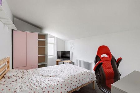 3 bedroom terraced house to rent - Photo 5