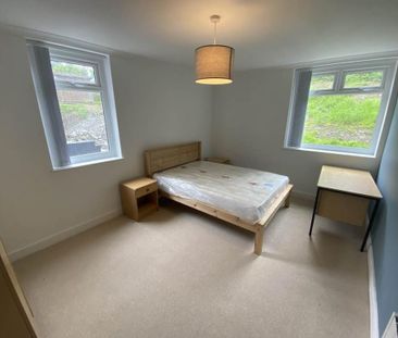 4 bedroom flat to rent - Photo 3