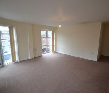 3 bedroom flat to rent - Photo 2