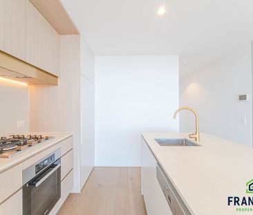 Luxury 1 Bed 1 Bath Apartment For Lease (No car space) - Photo 2