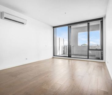 MODERN APARTMENT | GREAT VIEWS | CENTRAL LOCATION - Photo 2