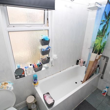 Room For Rent Wood Road, Pontypridd - Photo 4