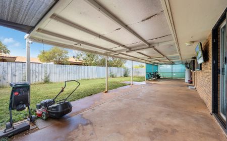 Comfortable Family Home with Space to Entertain - Photo 4