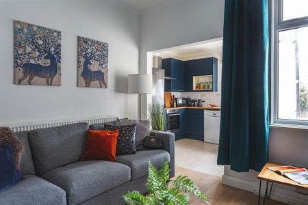 4 bedroom house to rent - Photo 2