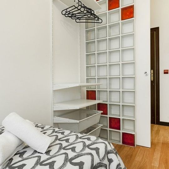 barcelona, Catalonia 08012 - Photo 1