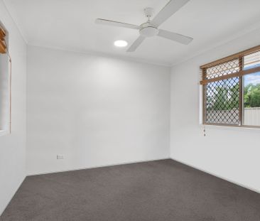 Large 3 Bedroom Home with Huge Backyard in Cul-De-Sac - Photo 6