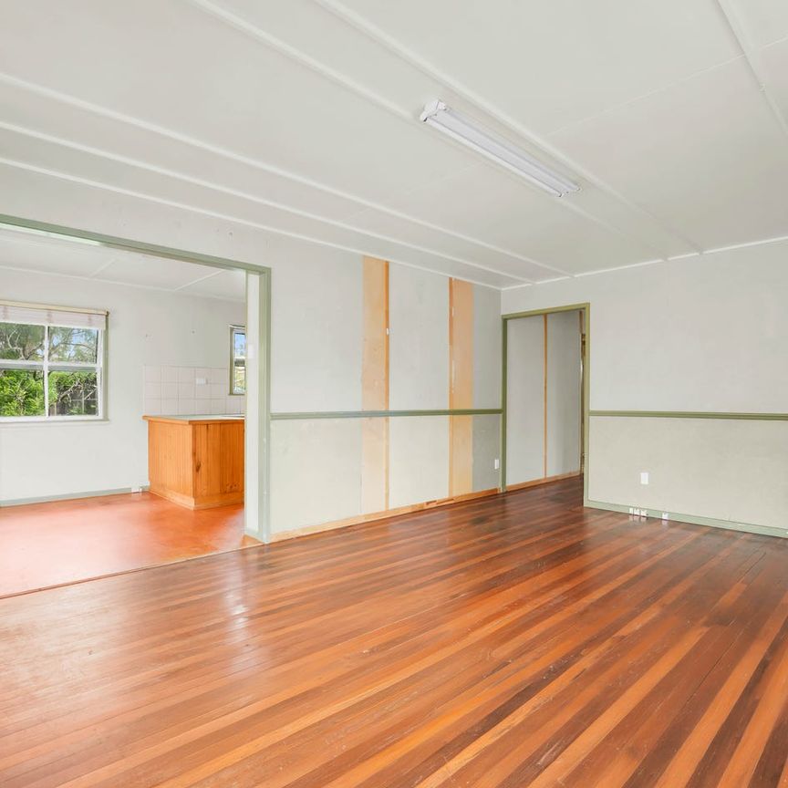 Comfortable Home on Large Block - Photo 1