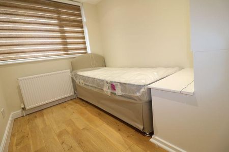 3 bedroom semi-detached house to rent - Photo 5