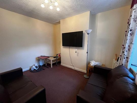 3 bedroom private hall to rent - Photo 1