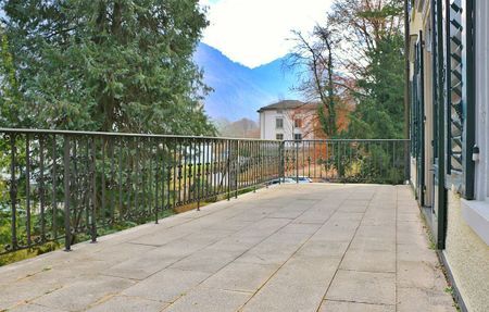 Unique apartment with large living space in a sunny location - Photo 5