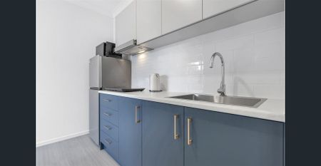 NEAR NEW BEACHSIDE STUDIO IN BRIGHTON - Photo 5