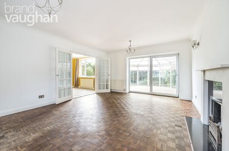 4 bedroom detached house to rent - Photo 2