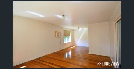 Superbly Located - Photo 2