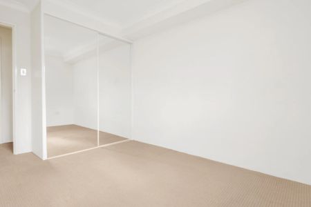 Stylish Two-Bedroom Urban Retreat in a Prime Parramatta Location - Photo 2