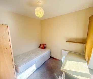 Stow Hill, Treforest, Pontpridd - Photo 2