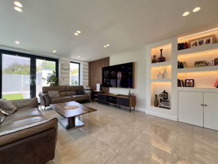 Guide Price £5,500 pcm - Available Now - Part Furnished - Photo 4