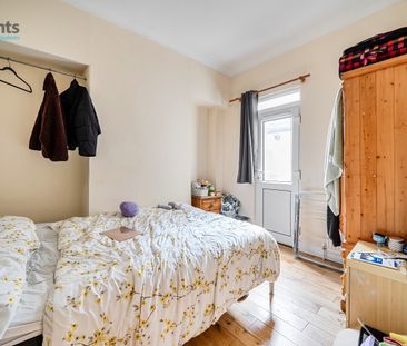 6 bedroom terraced house to rent - Photo 2