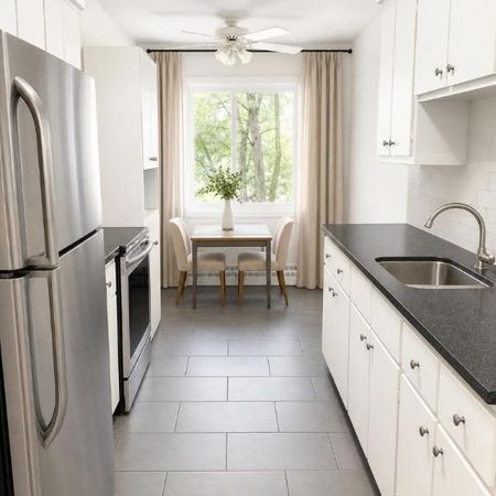 3 CH - 1 SDB - Montréal - $1,950 /mo - Photo 3