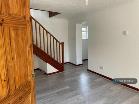 2 bedroom semi-detached house to rent - Photo 2